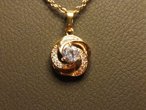 Gold Flower Pendant Necklace - Image 2