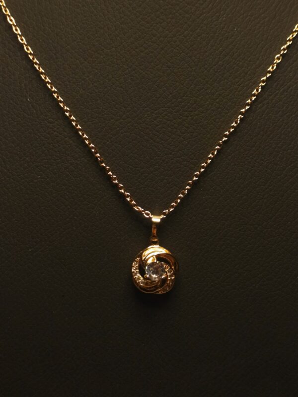 Gold Flower Pendant Necklace