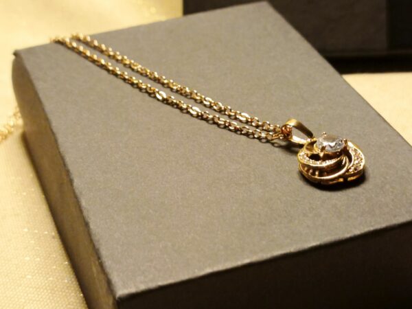 Gold Flower Pendant Necklace - Image 3