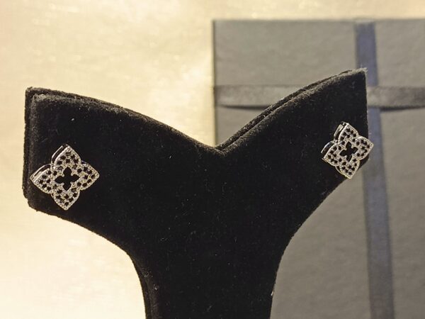 Silver Clover Necklace & Earring Set - Image 8