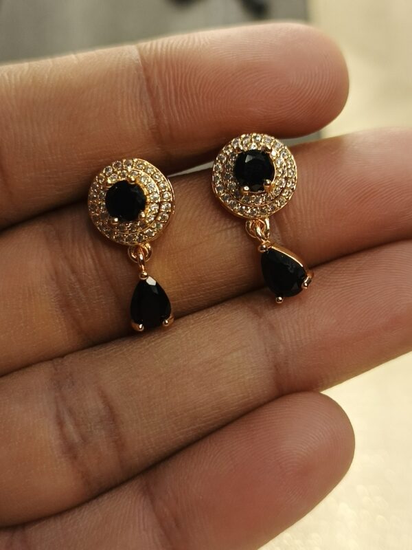Teardrop Pendant & Earrings Set – Black - Image 4