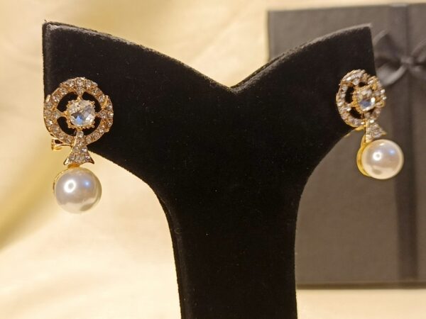 Elegant Crystal & Pearl Double-Sided Earrings - Image 3