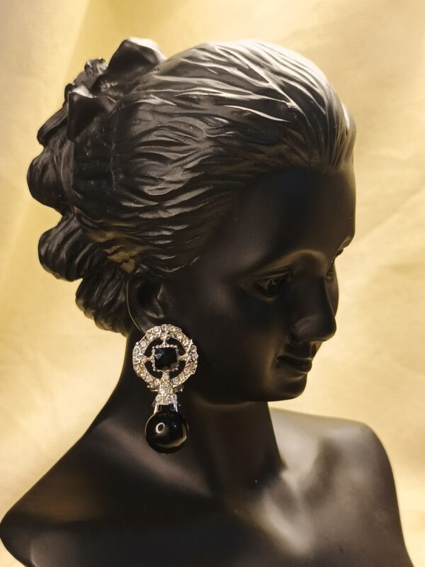 Elegant Crystal & Pearl Double-Sided Earrings - Image 7