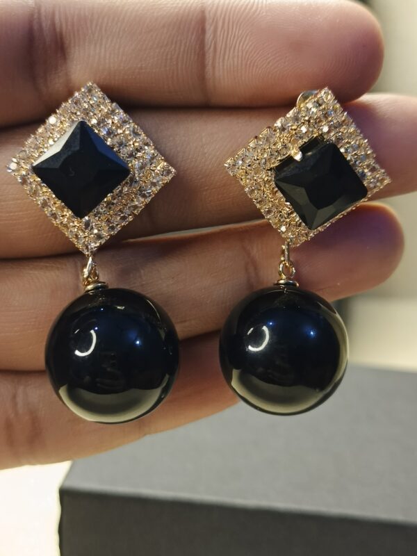Luxury Square & Pearl Double-Sided Earrings - Image 5