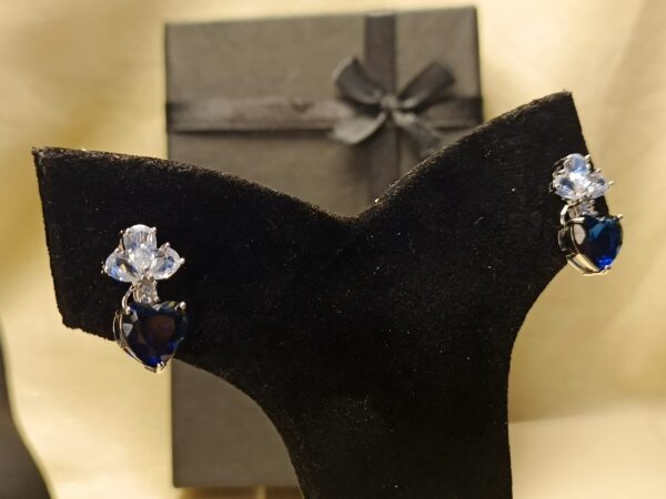 Elegant Heart & Floral Crystal Earrings - Image 3