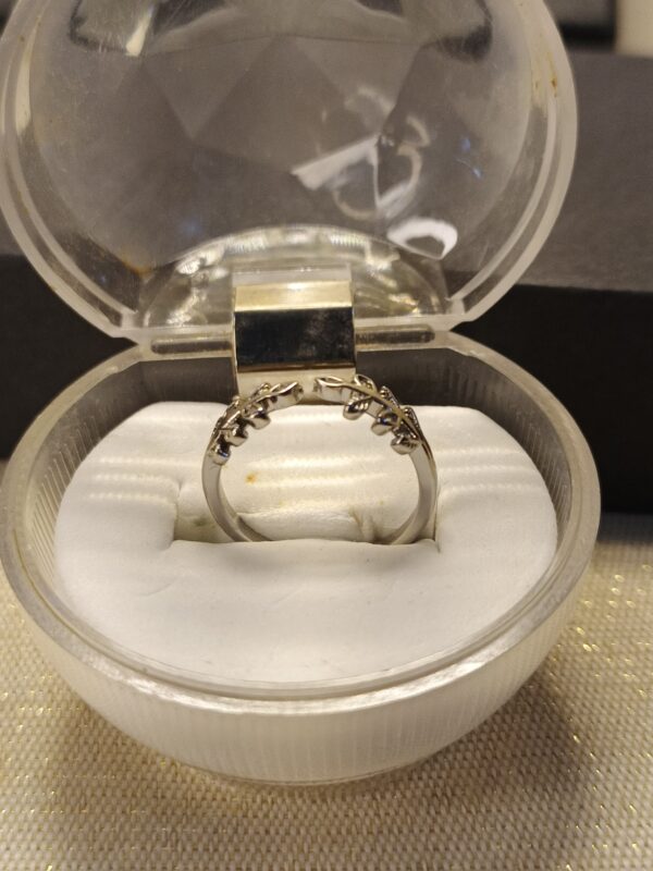 Silver Leaf Vine Open Ring - Image 2