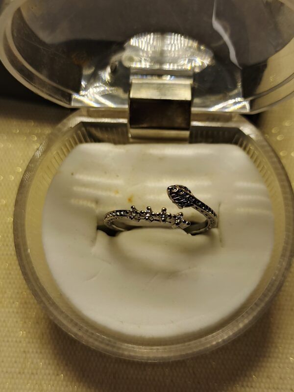 Elegant Serpent Sparkle Ring - Image 2